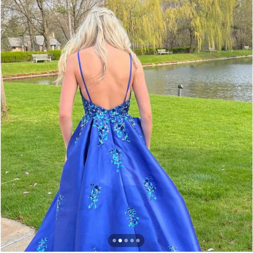 Tiffany pocketed prom dress - Size 8 - Worn once!